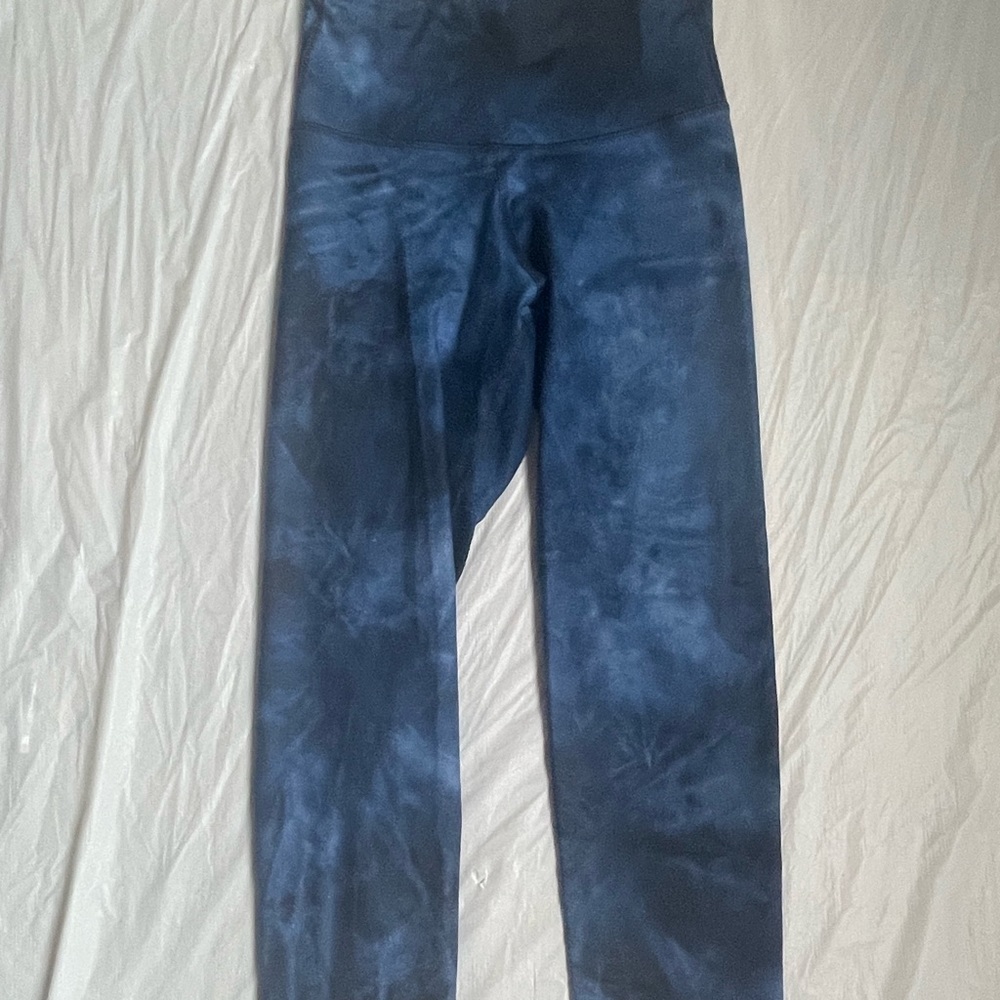 Blue leggings